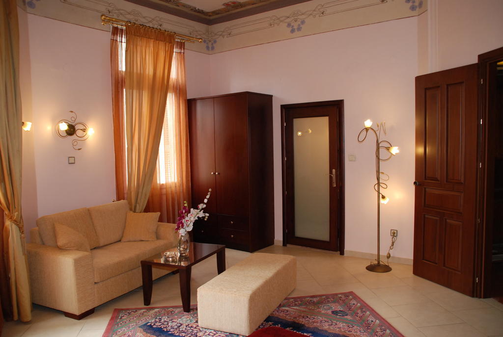 Augustos Hotel Thessaloniki Exterior photo